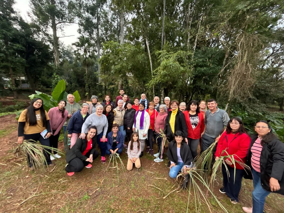 Adultos mayores disfrutaron de una jornada recreativa en el Jardín Botánico de Montecarlo 3 6 - montecarlo 4 1 - 5