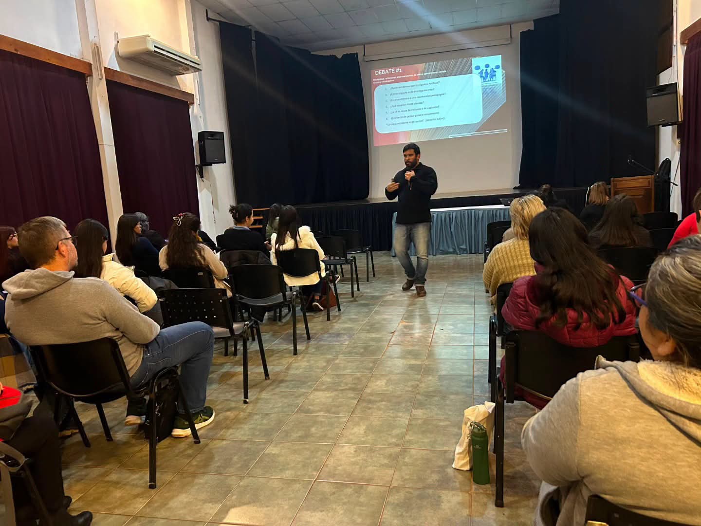 Montecarlo fortalece la capacitación educativa con una diplomatura en Tecnología e IA 3 6 - montecarlo 4 - 5