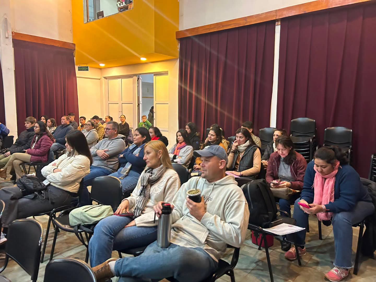Montecarlo fortalece la capacitación educativa con una diplomatura en Tecnología e IA 5 10 - montecarlo 6 - 9