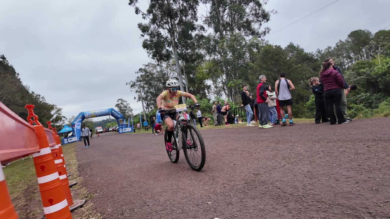 El Triatlón Aventura XV de Montecarlo reunió a decenas de competidores en una nueva jornada de deporte y superación 1 2 - montecarlo triatlon 1 - 1