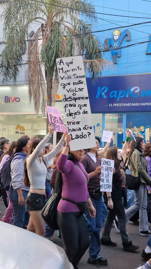 Cientos de personas marcharon en Posadas bajo la consiga "Ni Una Menos" con pedidos de justicia y prevención 2 4 - ni una menos 3 - 3