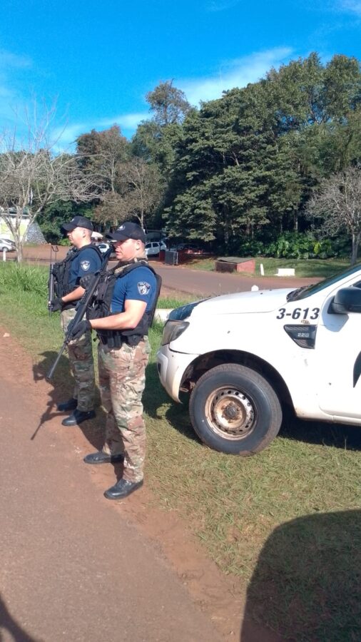 Buscaban a un hombre en Montecarlo y lo encontraron participando como testigo de un allanamiento 4 8 - operativo montecarlo 4 - 7