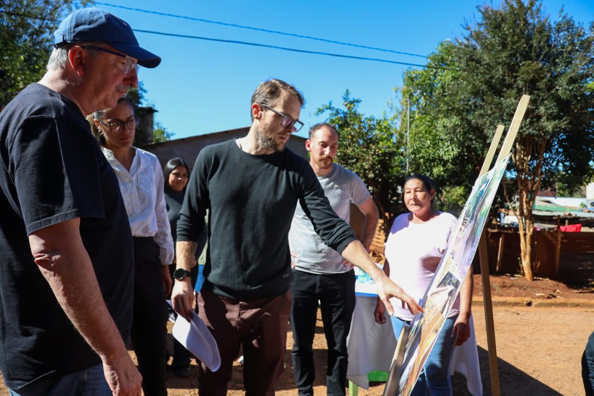 Passalacqua supervisó obras en Oberá: "Nuestro trabajo es hacerle la vida un poco más sencilla a la gente" 6 12 - passalacqua 3 - 11