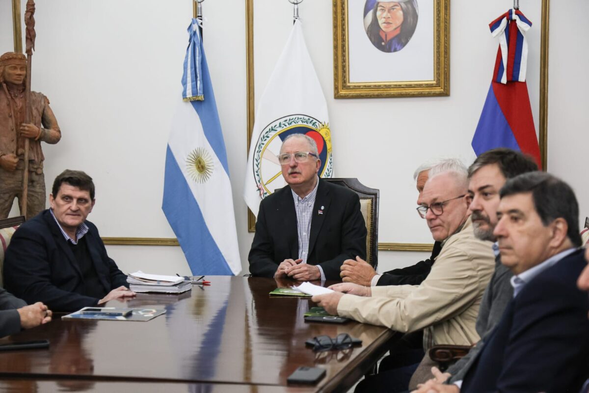 “No duden que vamos a ayudar”: Passalacqua se reunió con representantes de la CEM 1 2 - passalacqua cem 1 4 - 1