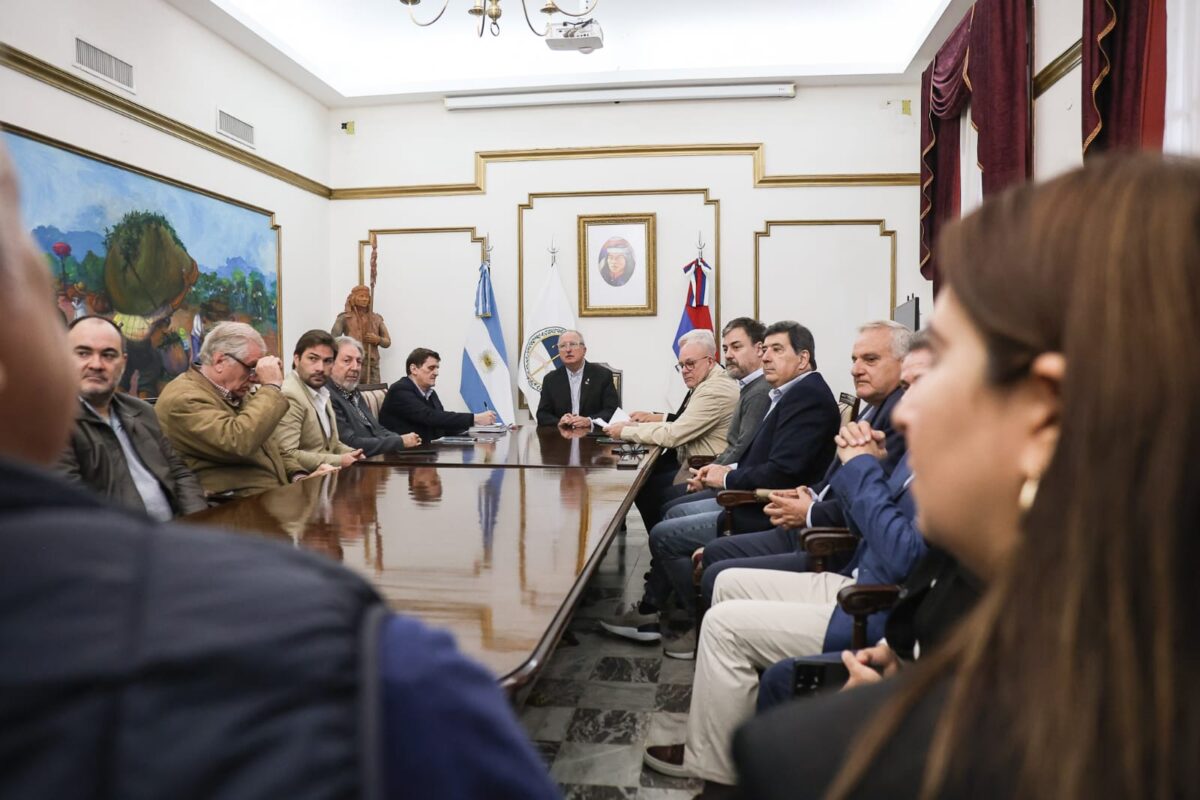 “No duden que vamos a ayudar”: Passalacqua se reunió con representantes de la CEM 5 10 - passalacqua cem 1 5 - 9