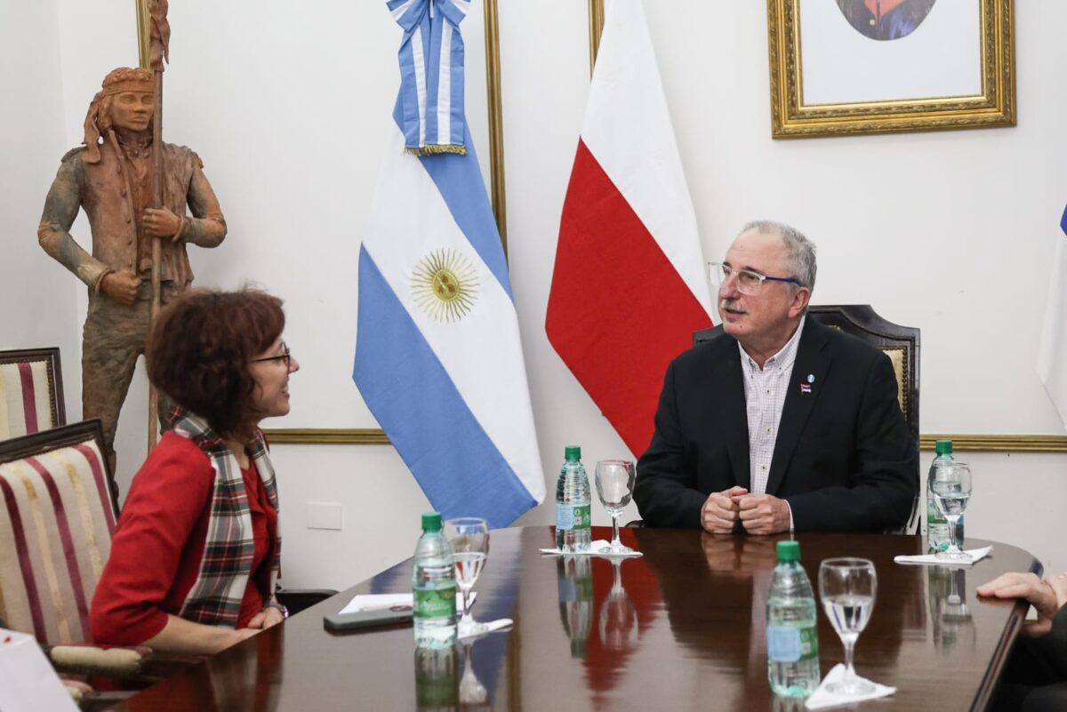 Passalacqua recibió a la cónsul de Polonia en Argentina y ponderó el legado de la inmigración polaca en Misiones 2 4 - passalacqua polonia 2 - 3
