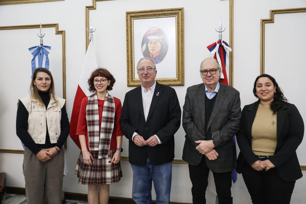Passalacqua recibió a la cónsul de Polonia en Argentina y ponderó el legado de la inmigración polaca en Misiones 4 8 - passalacqua polonia 5 - 7