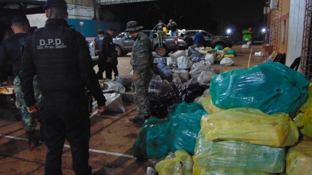 Secuestraron casi seis toneladas de marihuana valuadas en más de $21 mil millones en Caraguatay 1 2 - secuestro de drogas 3 - 1