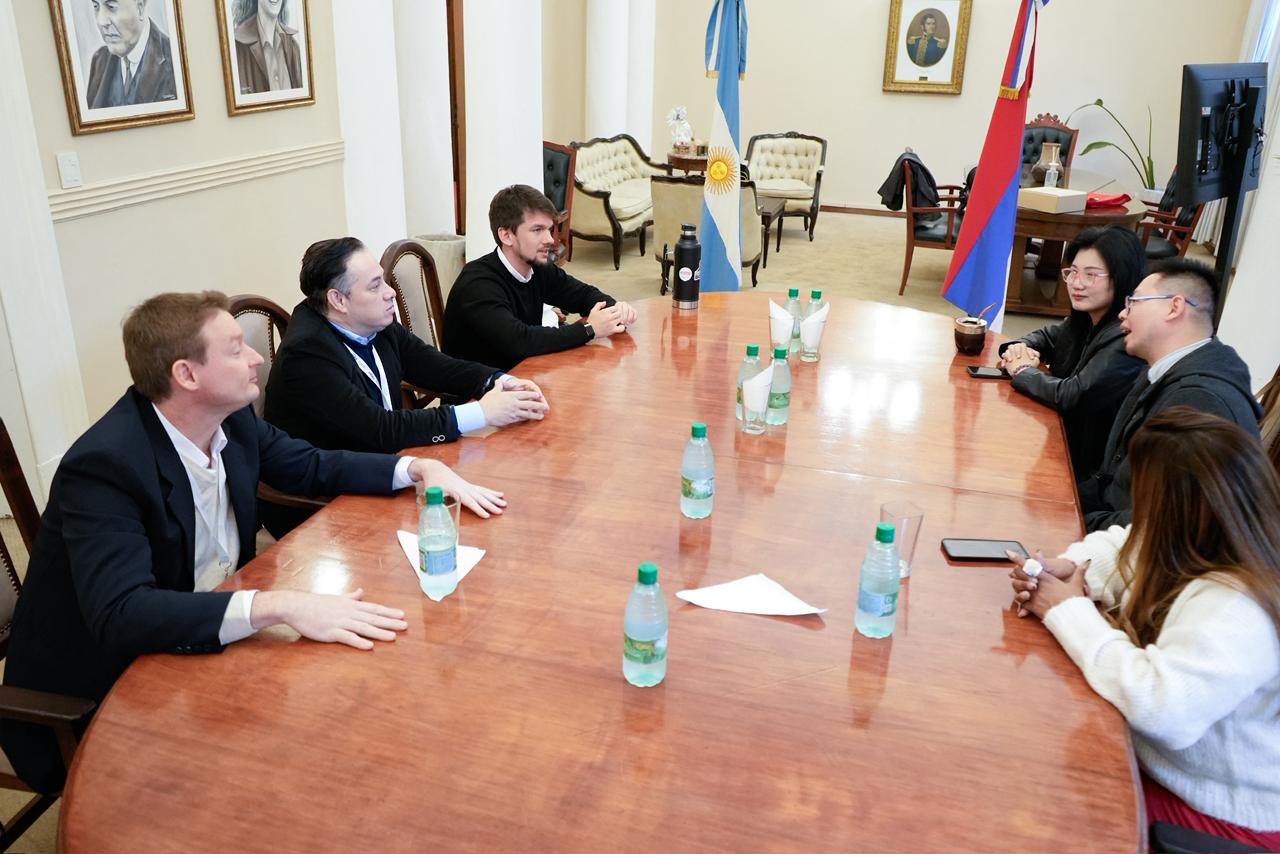 Empresa china explora oportunidades de negocios con proveedores argentinos desde Misiones 2 4 - spinelli con china 3 - 3