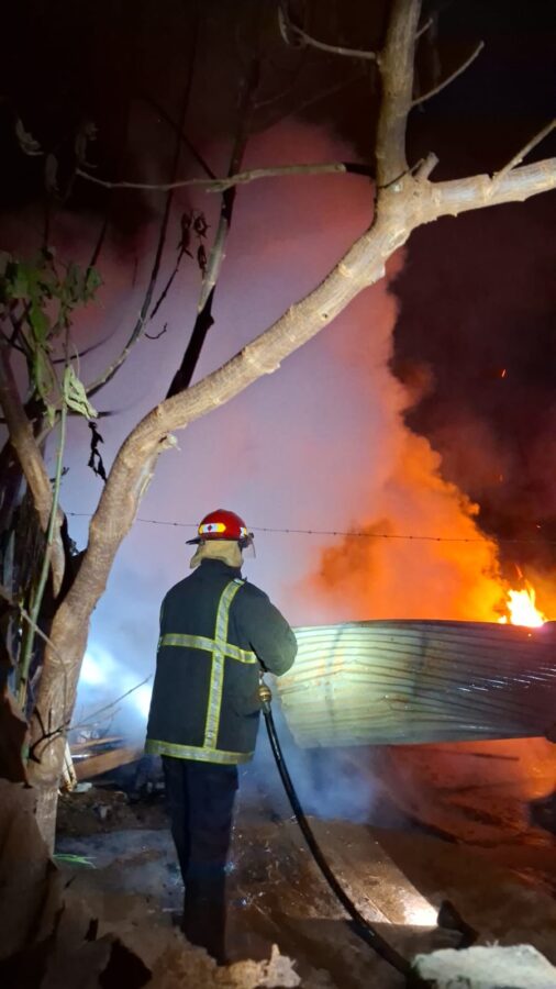 Detuvieron a un hombre por el incendio de una vivienda donde murió un joven en Oberá 3 6 - Detuvieron a un hombre por el incendio de una vivienda donde murio un joven en Obera 3 - 5