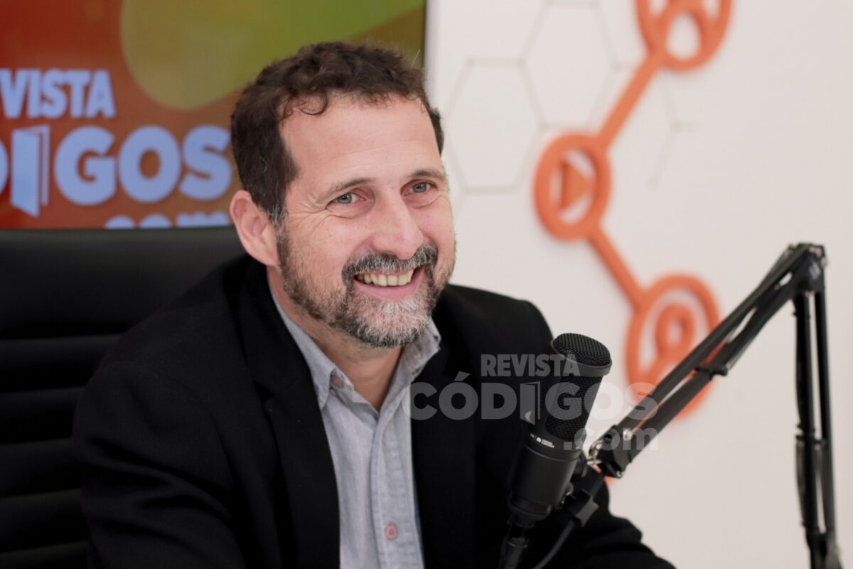 Horacio Simes pasó este martes por el streaming de Códigos 3 6 - Horacio Simes paso este martes por el streaming de Codigos 6 - 5