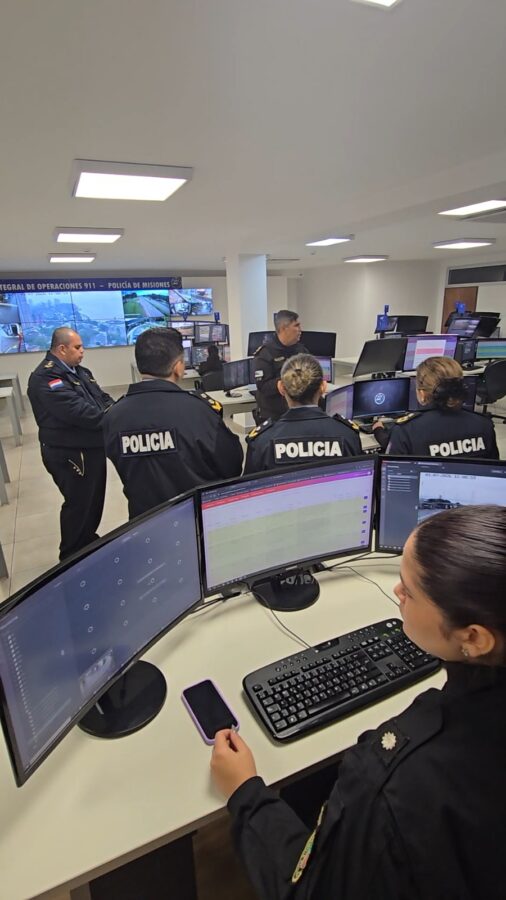 La Policía Nacional de Paraguay destacó el modelo tecnológico de seguridad de Misiones 8 16 - La Policia Nacional de Paraguay destaco el modelo tecnologico de seguridad de Misiones 2 - 15