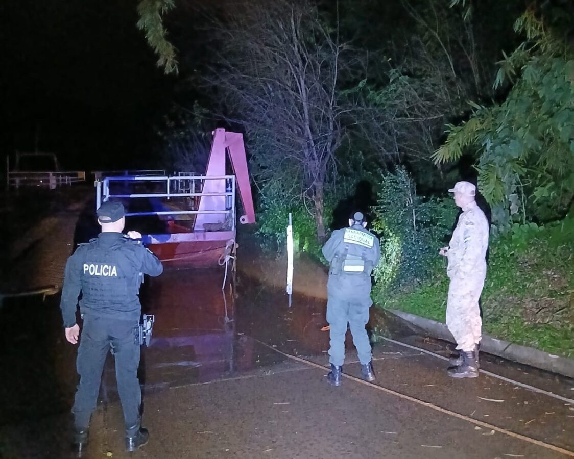 La crecida del río Uruguay mantiene cerrados tres pasos internacionales entre Misiones y Brasil 2 4 - La crecida del rio Uruguay mantiene cerrados tres pasos internacionales entre Misiones y Brasil - 3