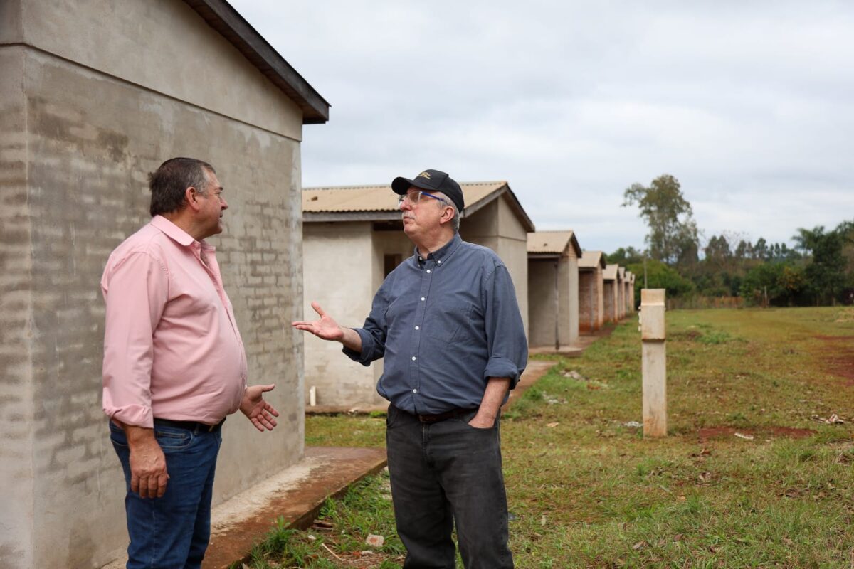 Passalacqua encabezó el 126° aniversario de Azara y supervisó obras: "No dejen que los dividan" 6 12 - Passalacqua encabezo el 126° aniversario de Azara y superviso obras No dejen que los dividan 2 - 11