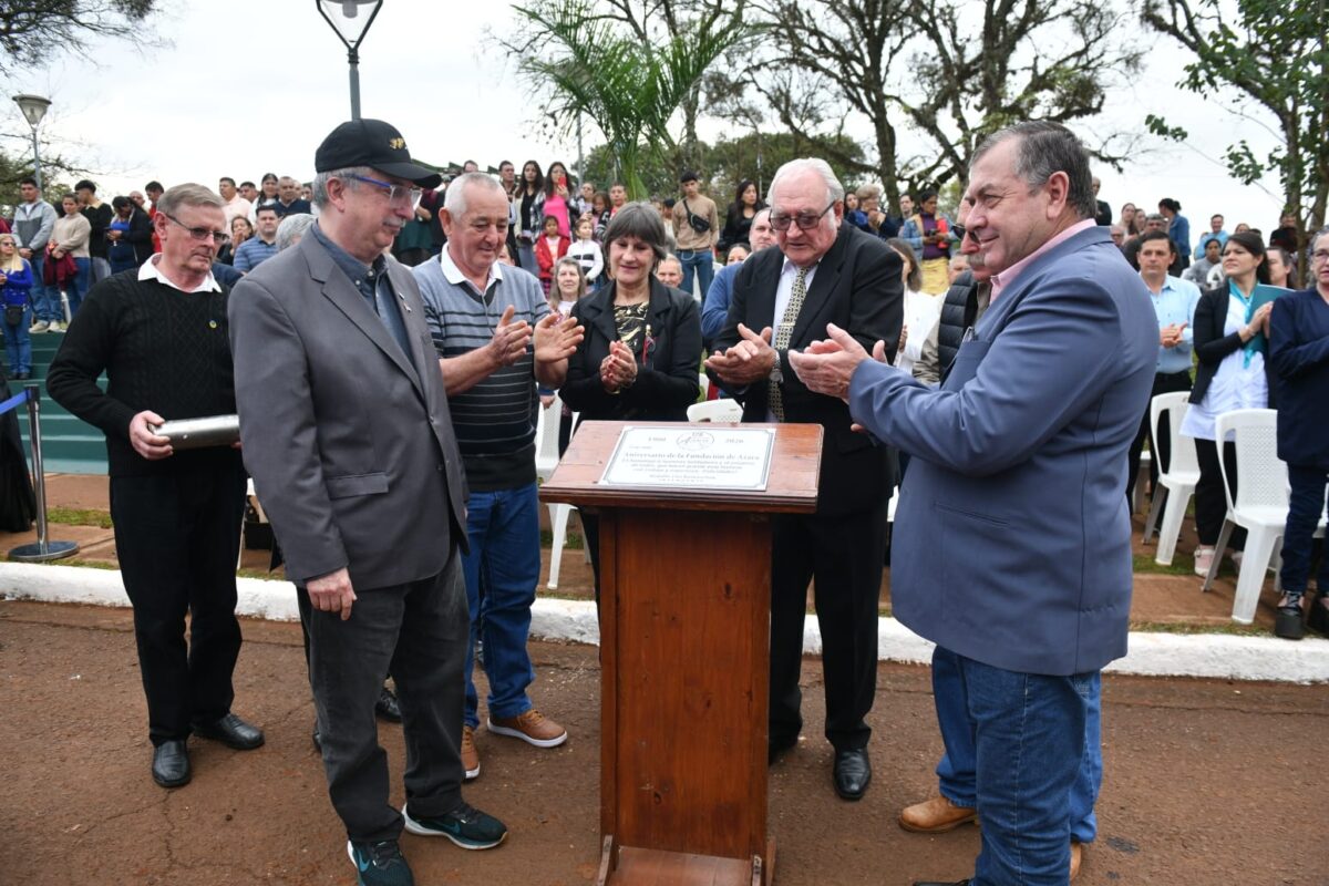 Passalacqua encabezó el 126° aniversario de Azara y supervisó obras: "No dejen que los dividan" 1 2 - Passalacqua encabezo el 126° aniversario de Azara y superviso obras No dejen que los dividan 22 - 1