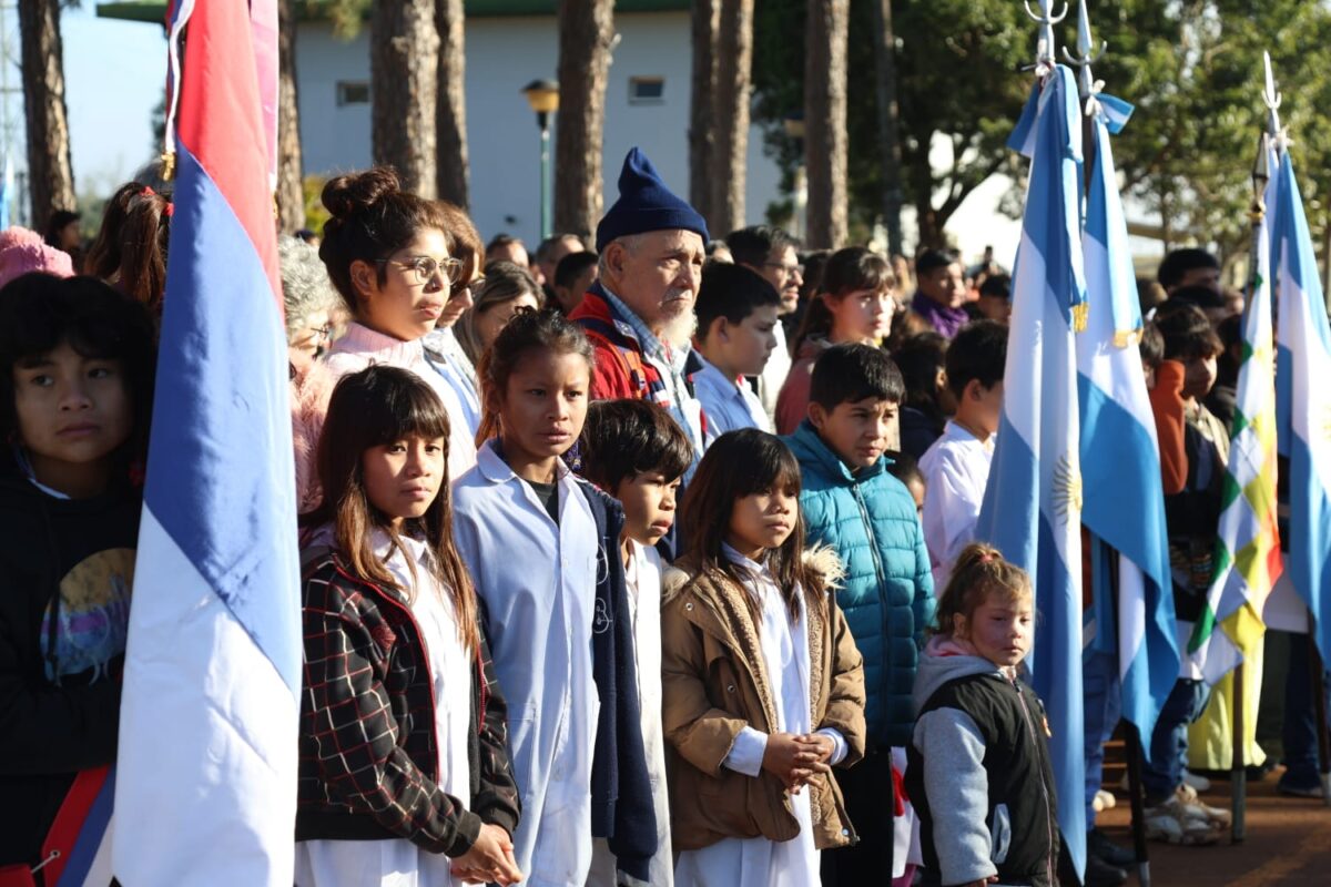 Passalacqua encabezó el 99° aniversario de Puerto Leoni y reivindicó el legado de los pioneros de Misiones 8 16 - Passalacqua encabezo el 99° aniversario de Puerto Leoni y reivindico el legado de los pioneros de Misiones 11 - 15