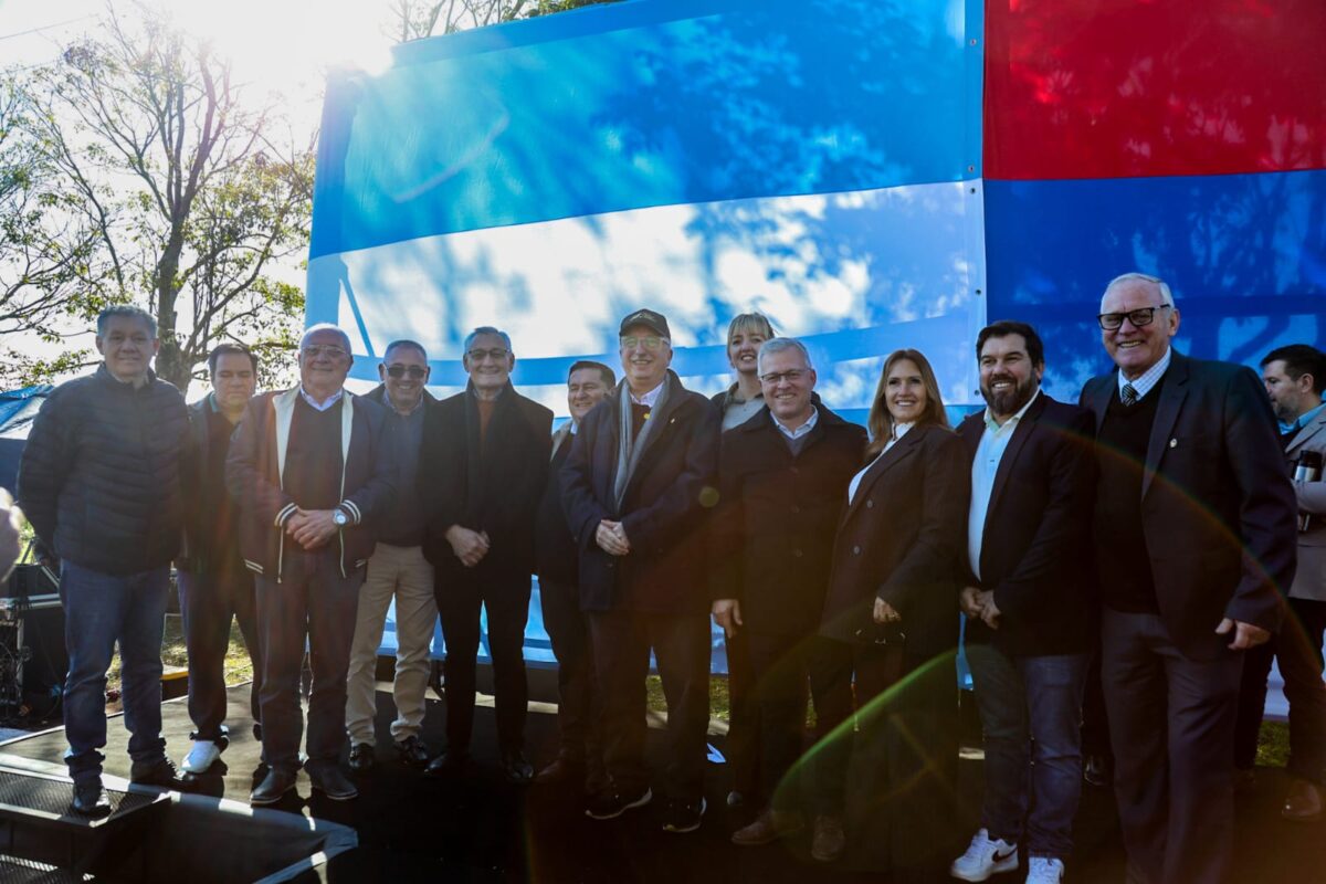 Passalacqua encabezó el 99° aniversario de Puerto Leoni y reivindicó el legado de los pioneros de Misiones 1 2 - Passalacqua encabezo el 99° aniversario de Puerto Leoni y reivindico el legado de los pioneros de Misiones 2 - 1