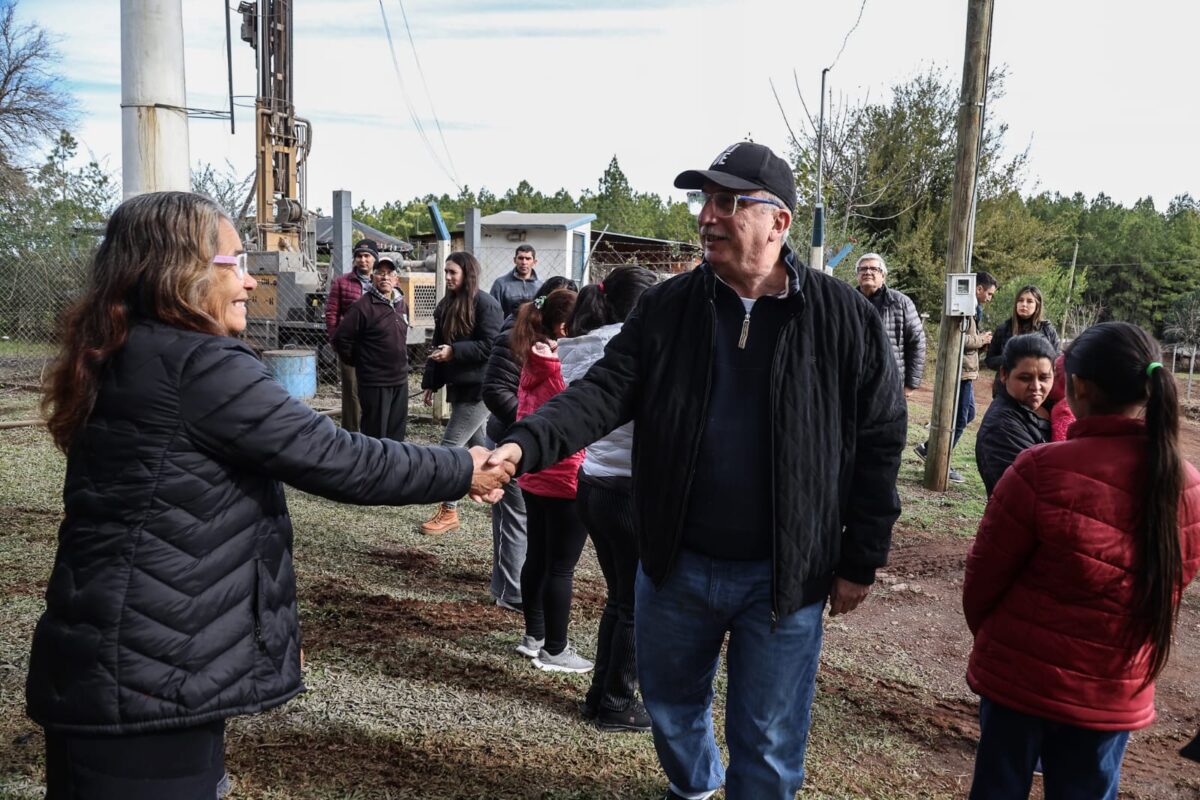 Passalacqua encabezó la habilitación de una perforación que mejora el servicio de agua para familias en Almafuerte 10 20 - Passalacqua encabezo la habilitacion de una perforacion que mejora el servicio de agua para familias en Almafuerte 4 - 19