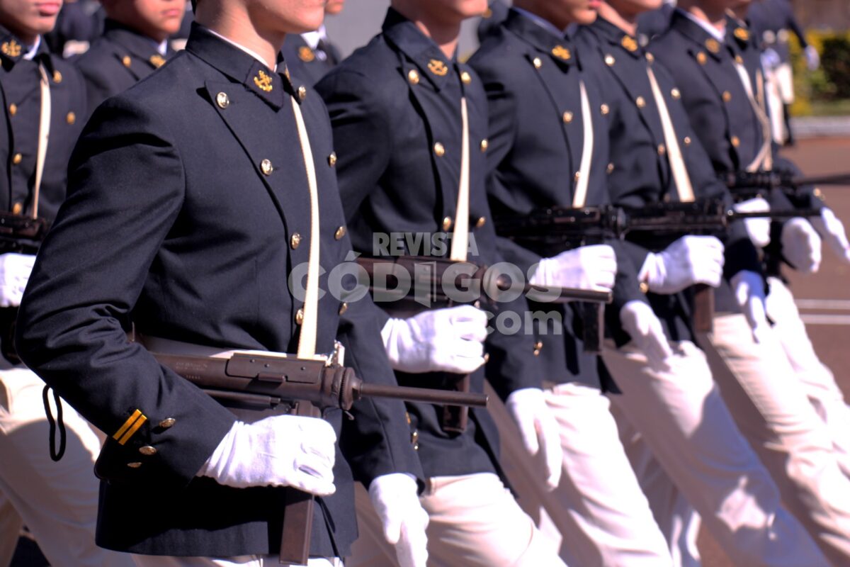 Passalacqua y Valdés participaron de la entrega de uniformes del Liceo Naval Militar "Almirante Storni" 7 14 - Passalacqua y Valdes participaron de la entrega de uniformes del Liceo Naval Militar Almirante Storni 13 - 13