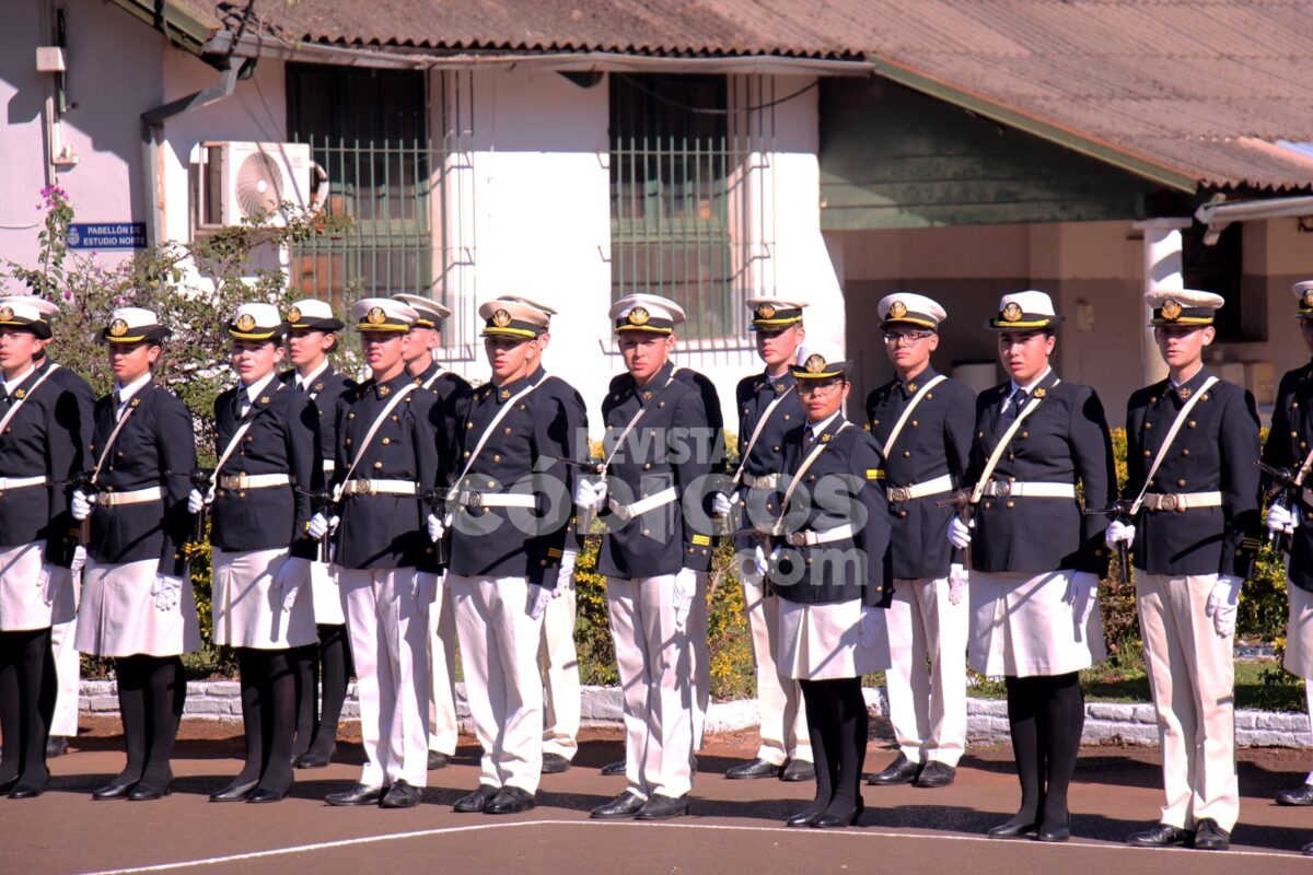 Passalacqua y Valdés participaron de la entrega de uniformes del Liceo Naval Militar "Almirante Storni" 13 26 - Passalacqua y Valdes participaron de la entrega de uniformes del Liceo Naval Militar Almirante Storni 4 - 25