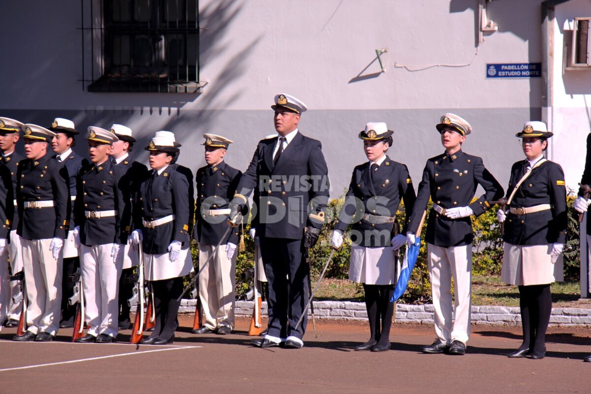 Passalacqua y Valdés participaron de la entrega de uniformes del Liceo Naval Militar "Almirante Storni" 10 20 - Passalacqua y Valdes participaron de la entrega de uniformes del Liceo Naval Militar Almirante Storni 7 - 19