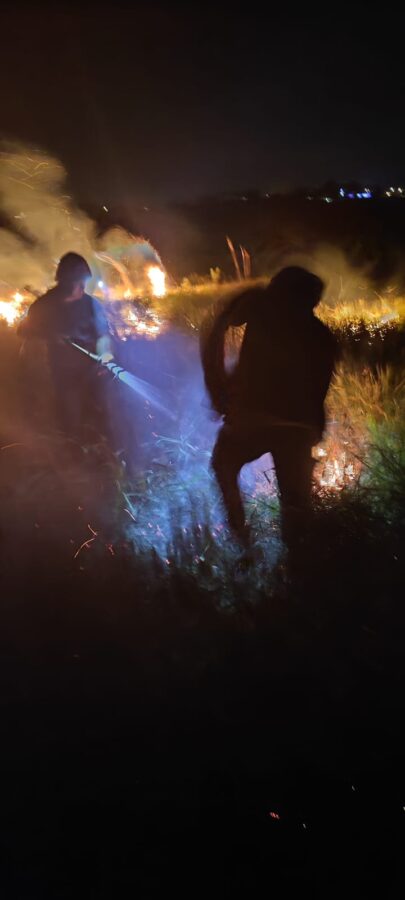 Operario de EMSA resultó herido al reparar daños provocados por incendios: bomberos ya superan las 60 intervenciones 8 16 - bombero e intervencions 8 - 15