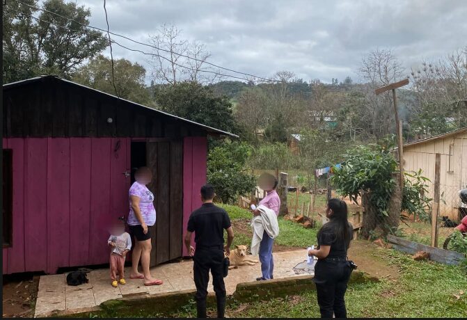 Continúan las evacuaciones y el operativo de asistencia a las familias afectadas por la crecida del río Uruguay 2 4 - crecida rio uruguay 1 - 3
