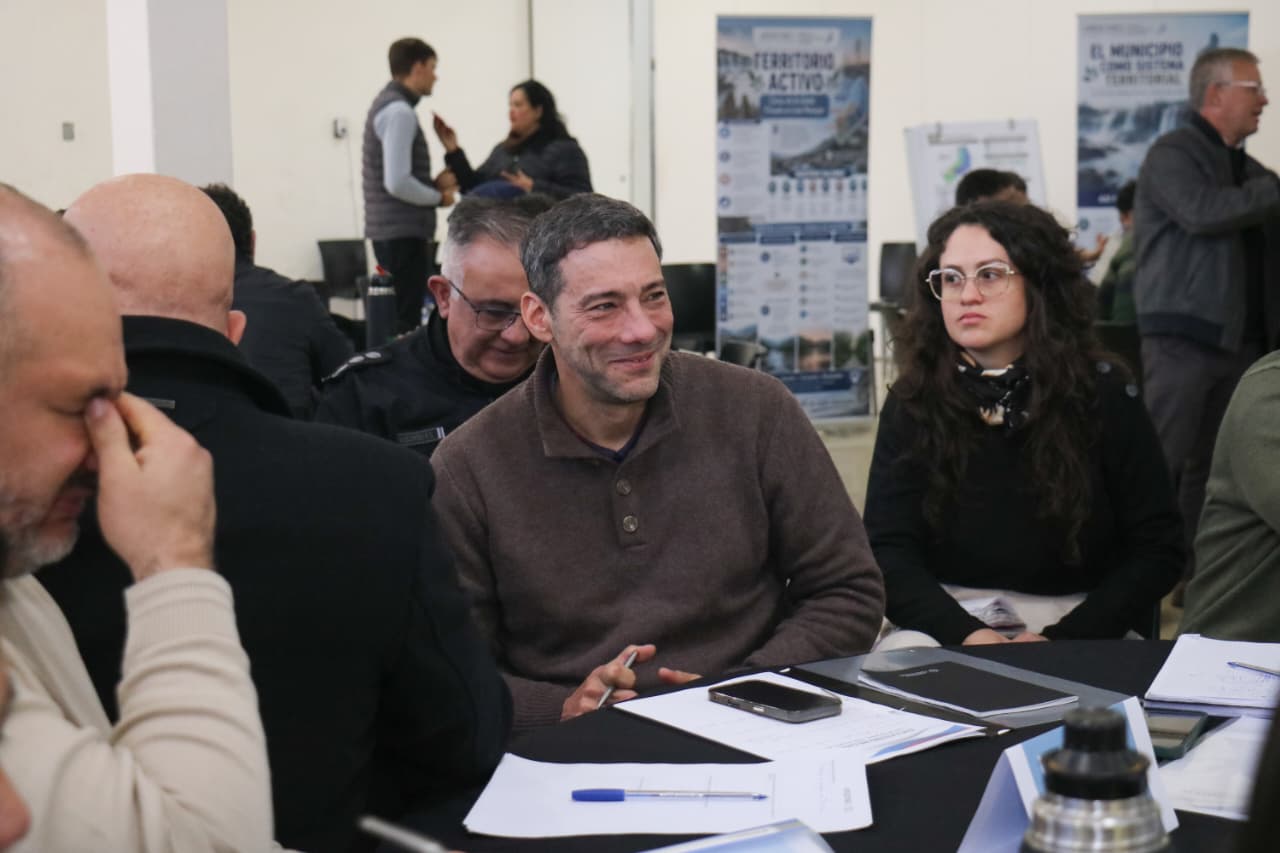 Seguridad, obras y un nuevo centro de adicciones, ejes de la tercera reunión del Gabinete con municipios en Iguazú 5 10 - gabinete intendentes 4 - 9