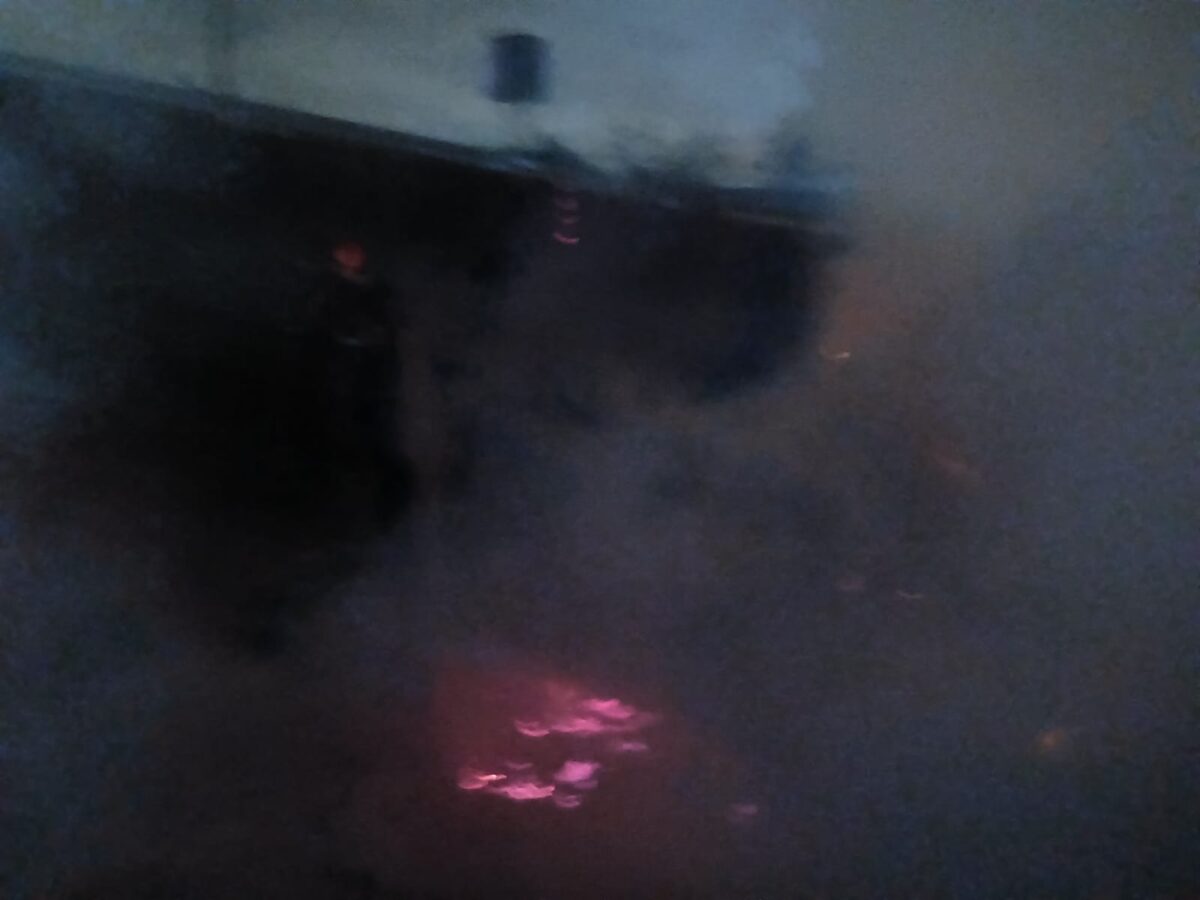Un incendio consumió por completo un depósito en el barrio Latinoamérica de Posadas 2 4 - incendio deposito 3 - 3