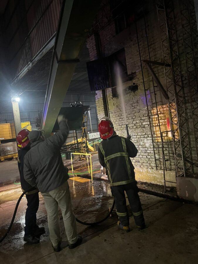 Incendio en un secadero de yerba mate: bomberos evitaron que el fuego se propagara en Oberá 1 2 - incendio secadero 2 - 1