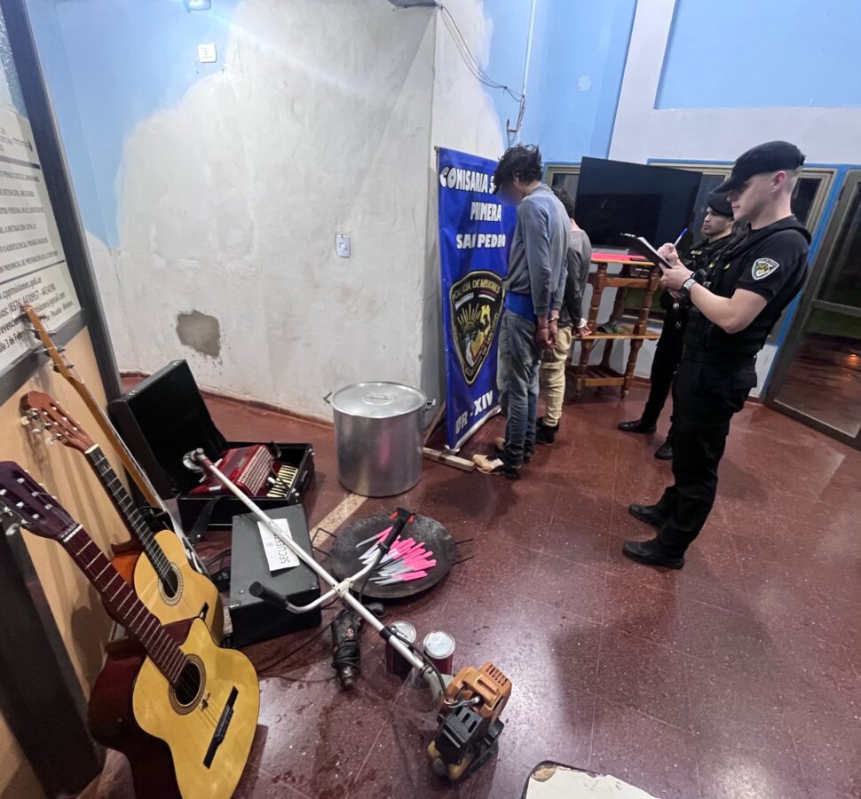 Robaron una iglesia en San Pedro, intentaron escapar y terminaron detenidos 1 2 - ladrones detenidos 2 - 1
