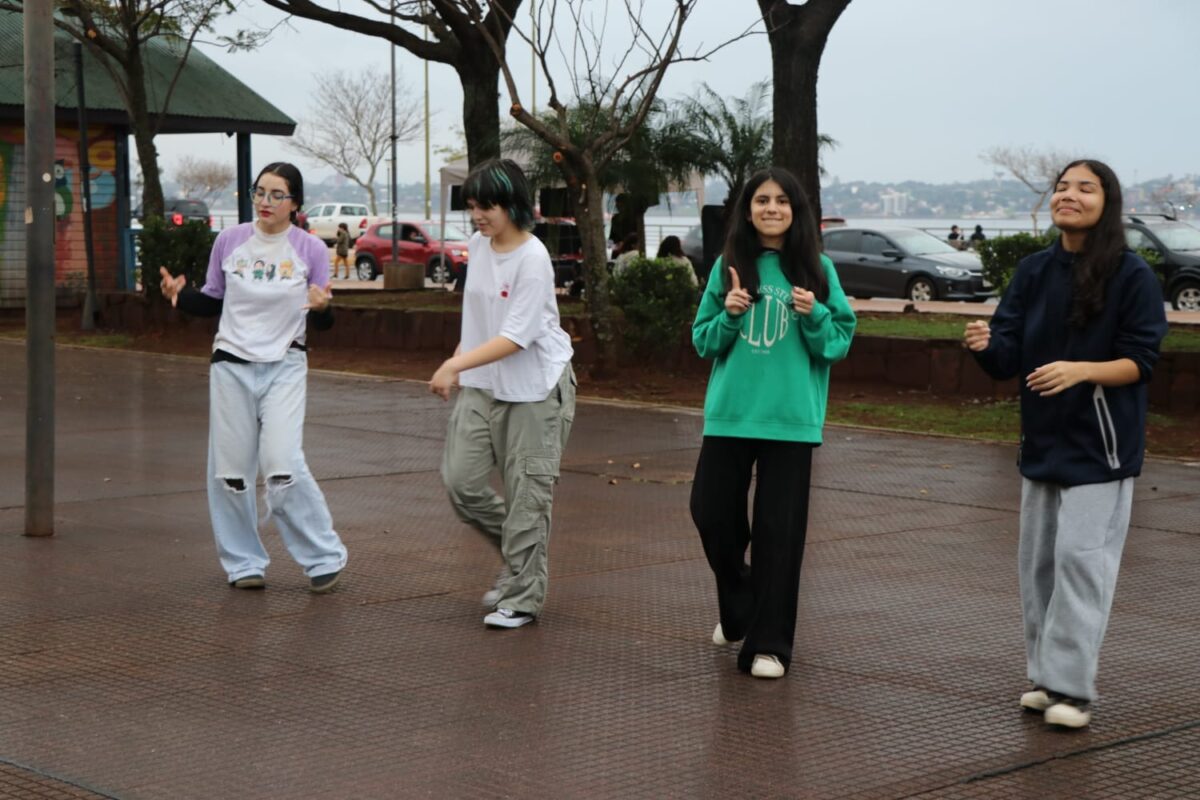 Al ritmo del K-Pop, "Multiarte en Invierno" sigue convocando a familias en Posadas 9 18 - multiarte 10 - 17