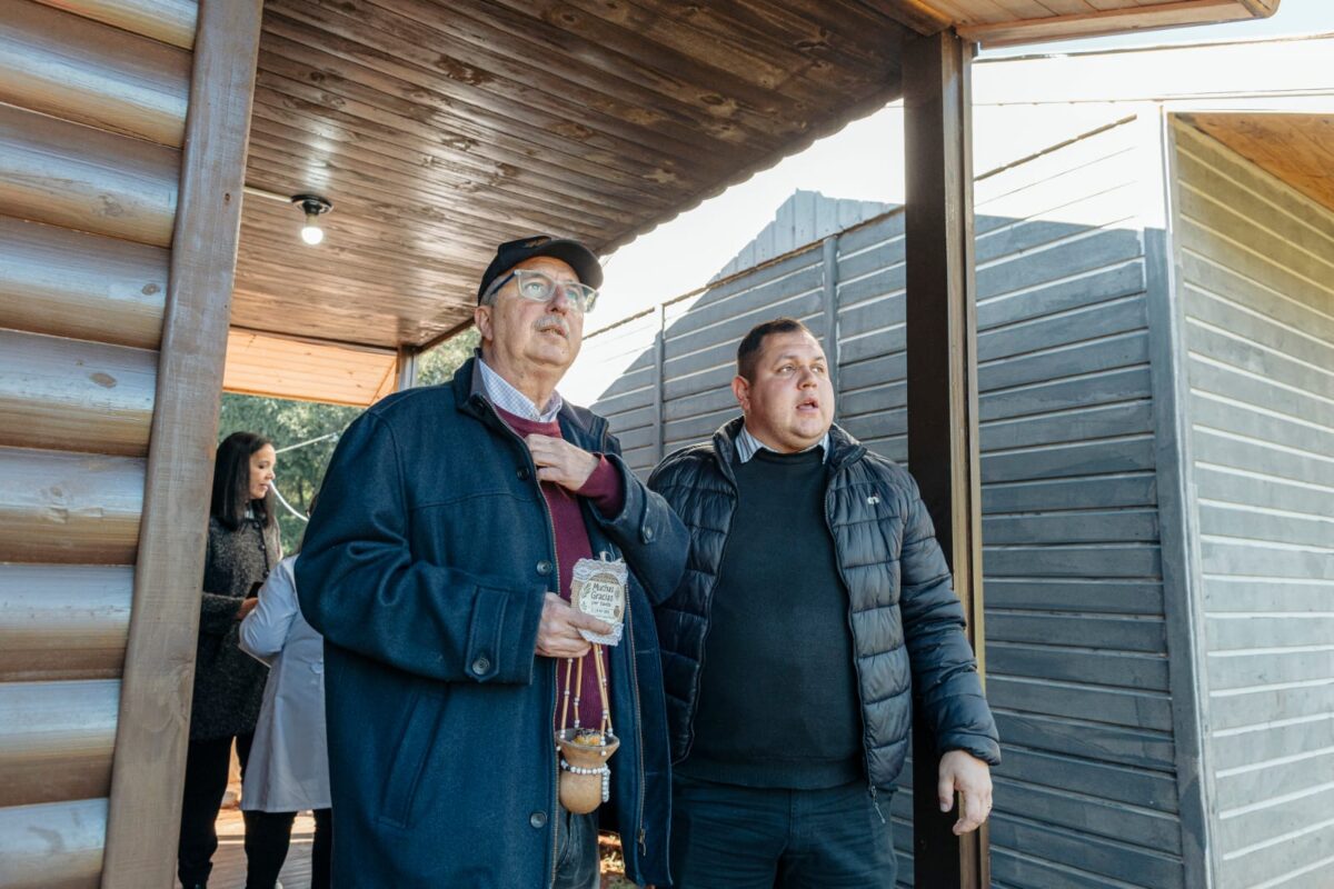 Passalacqua inauguró la Escuela Intercultural Bilingüe N.º 970 en Leoni 9 18 - passalacqua leoni 10 - 17