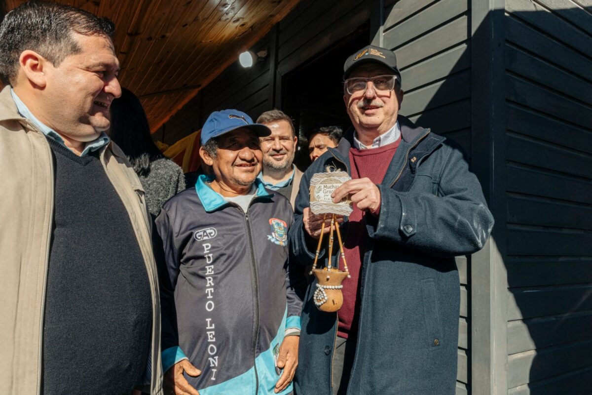 Passalacqua inauguró la Escuela Intercultural Bilingüe N.º 970 en Leoni 6 12 - passalacqua leoni 7 - 11