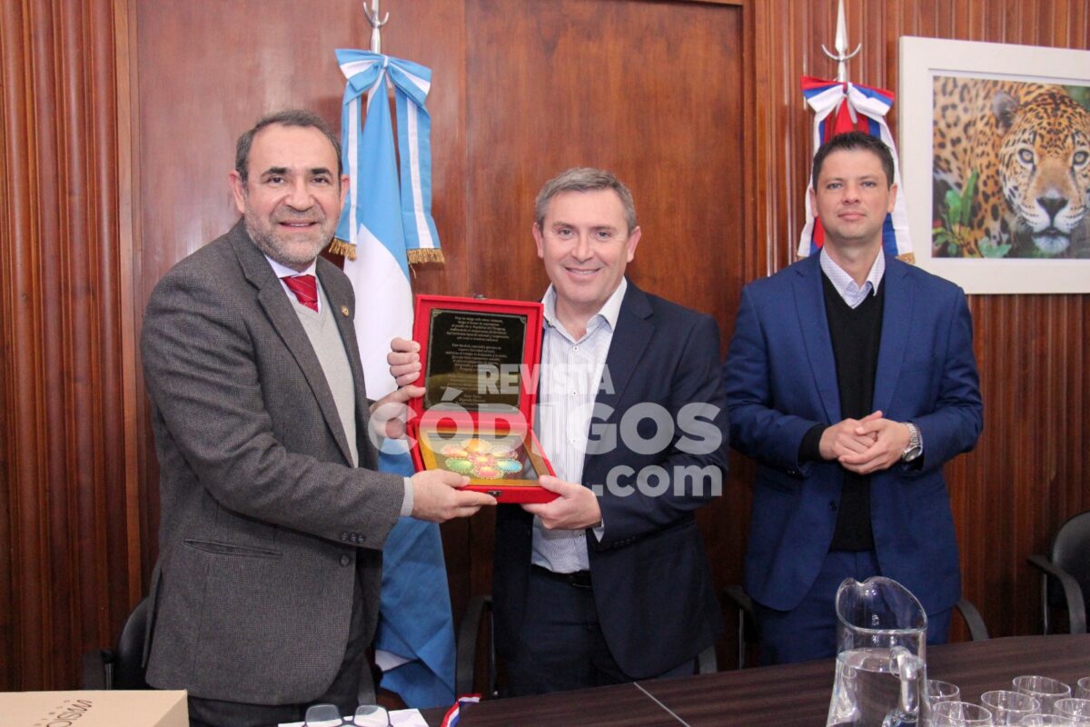 Misiones y Paraguay impulsan una agenda de integración con foco en el comercio y el tránsito fronterizo 1 2 - reunion misiones paraguay 5 - 1