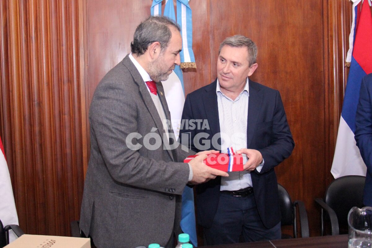 Misiones y Paraguay impulsan una agenda de integración con foco en el comercio y el tránsito fronterizo 5 10 - reunion misiones paraguay 6 - 9