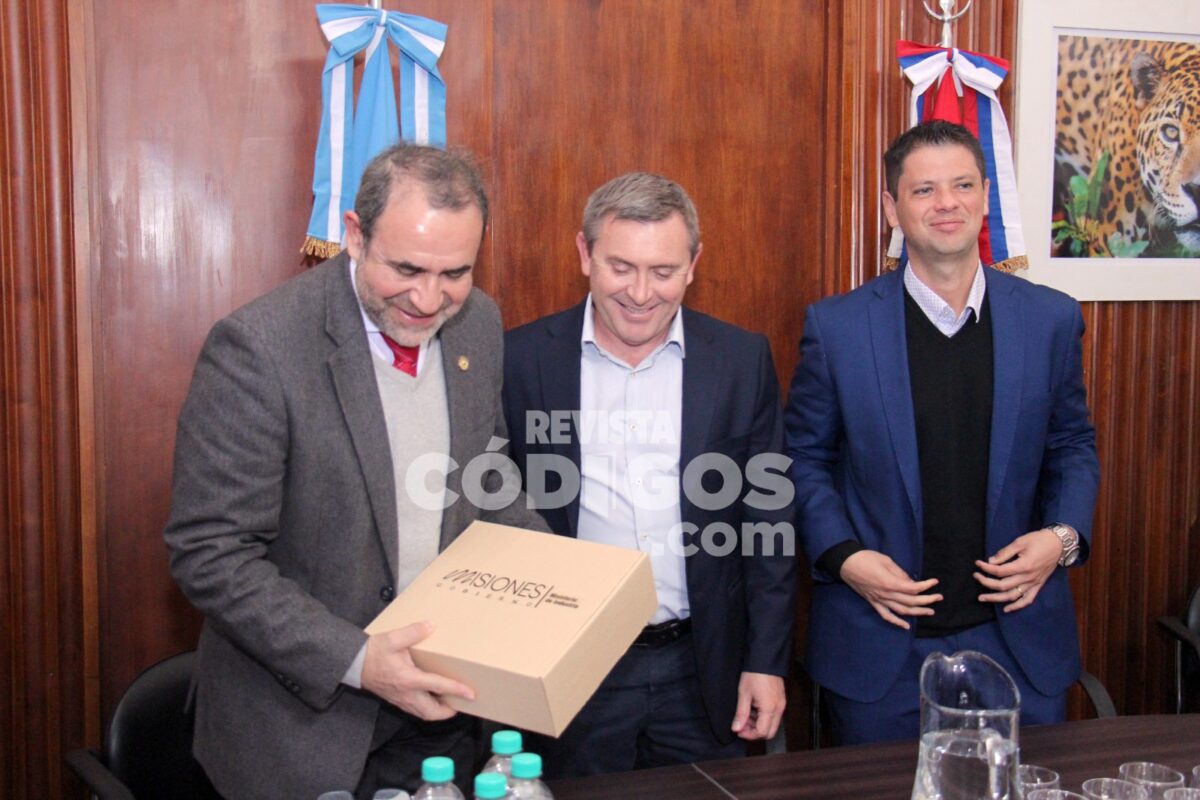 Misiones y Paraguay impulsan una agenda de integración con foco en el comercio y el tránsito fronterizo 6 12 - reunion misiones paraguay 7 - 11