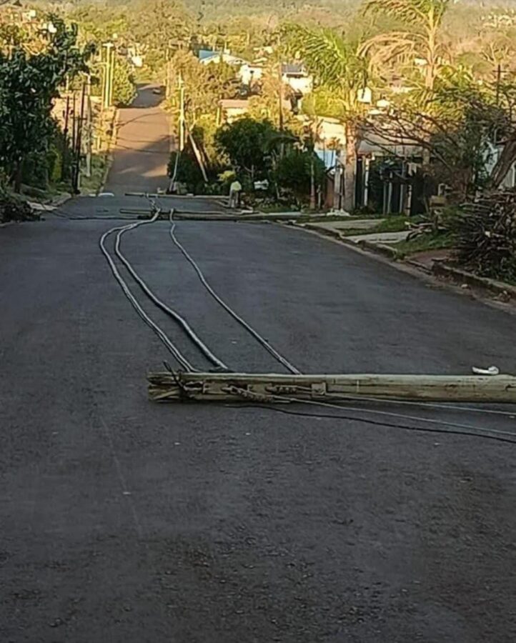 Fuertes ráfagas de viento causaron daños materiales en varias localidades de Misiones 6 12 - vientos 6 - 11