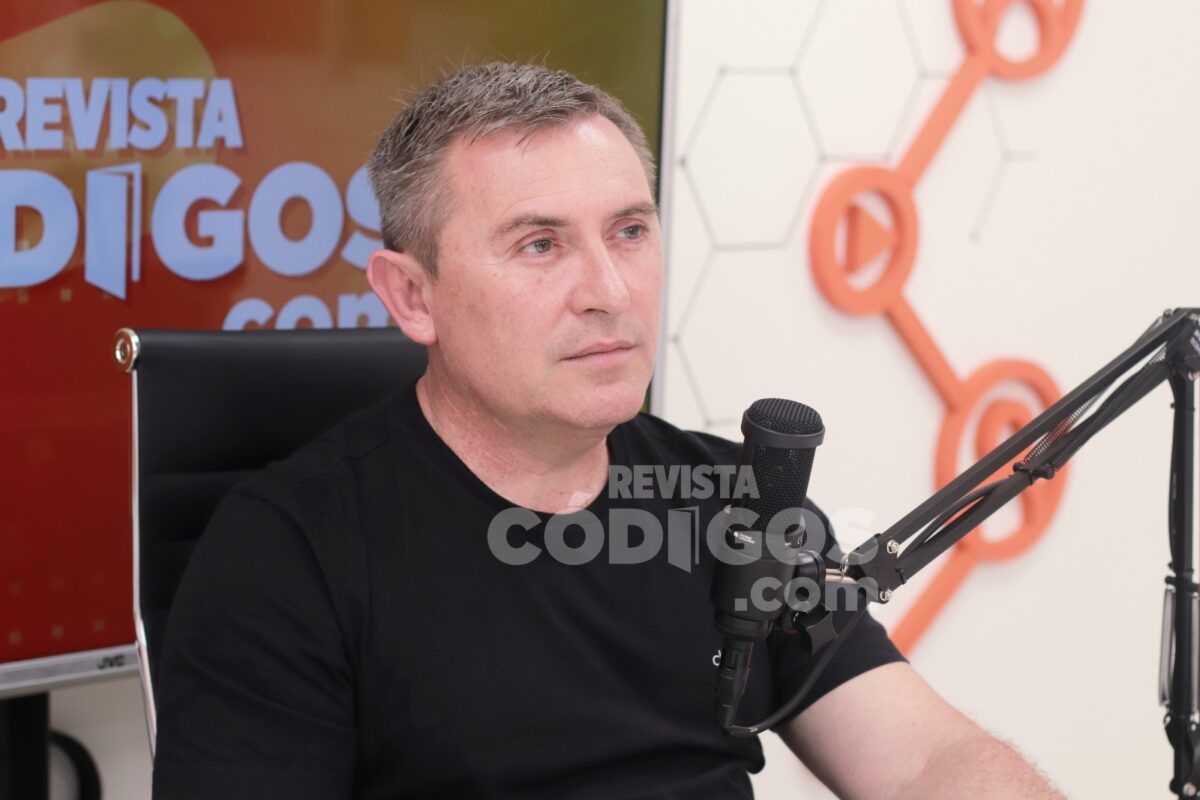 Carlos Kako Sartori paso por el streaming de Codigos 4 - 11