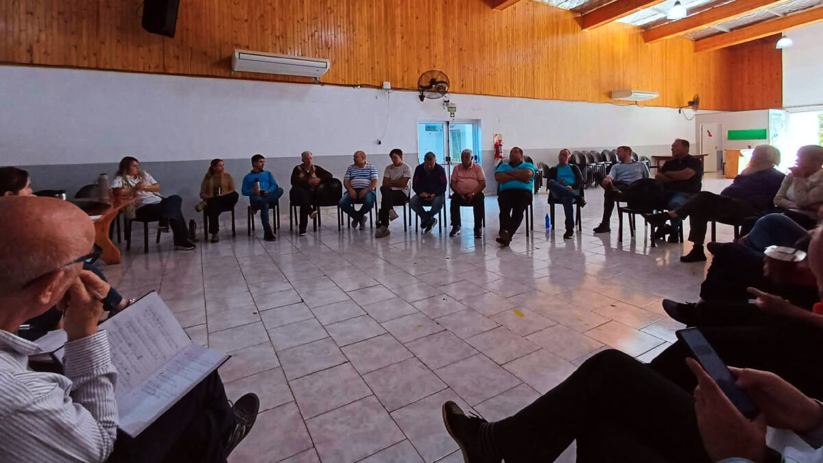 La CoProTé fijó en $110 el precio garantía del brote de té para la zafra 2026-2027