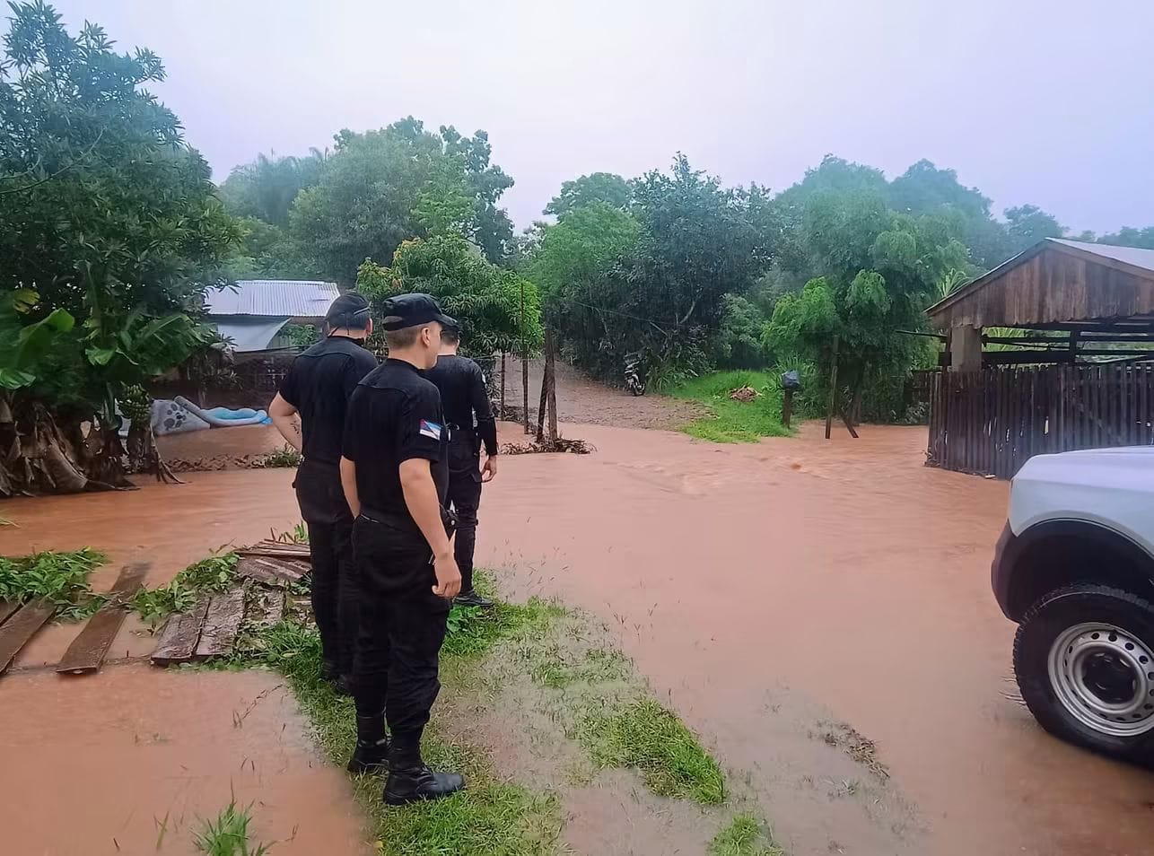 La Policia releva a familias de zonas vulnerables ante posibles evacuaciones por El Nino 2 - 5