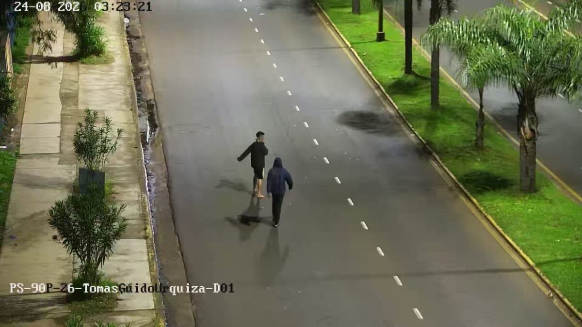 Las cámaras del 911 detectaron a un hombre armado y una patrulla intervino antes que atacara a otro en Posadas 1 2 - Las camaras del 911 detectaron a un hombre armado y una patrulla intervino antes que atacara a otro 4 - 1