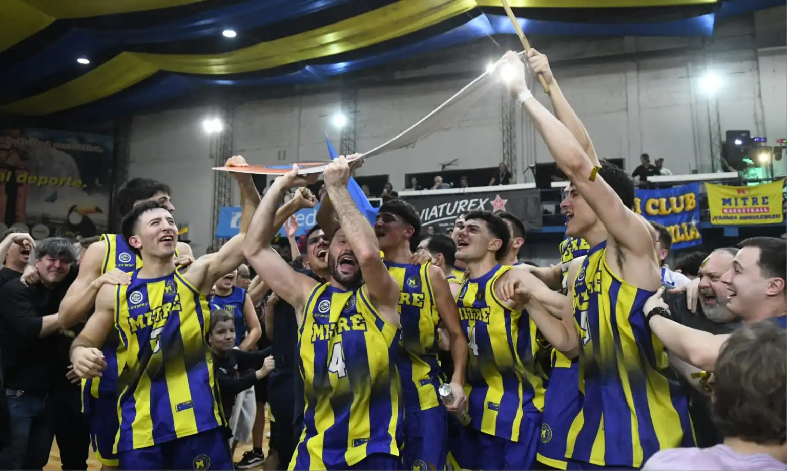 Mitre hizo historia y ascendió a la Liga Argentina de básquet después de 30 años