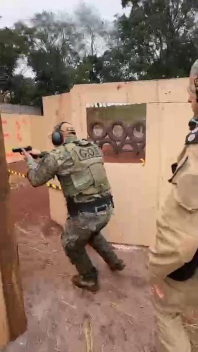 Policías del GOE de Misiones participaron en una competencia internacional de tiro en Brasil 5 10 - Policias del GOE de Misiones participaron en una competencia internacional de tiro en Brasil 2 - 9