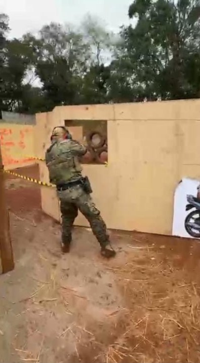Policías del GOE de Misiones participaron en una competencia internacional de tiro en Brasil 2 4 - Policias del GOE de Misiones participaron en una competencia internacional de tiro en Brasil 5 - 3