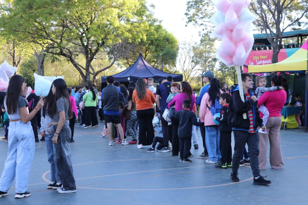 Posadas celebró el Día del Niño con una jornada de juegos, deportes y paseos en La Jangada 4 8 - Posadas celebro el Dia del Nino con una jornada de juegos deportes y paseos en La Jangada 7 - 7