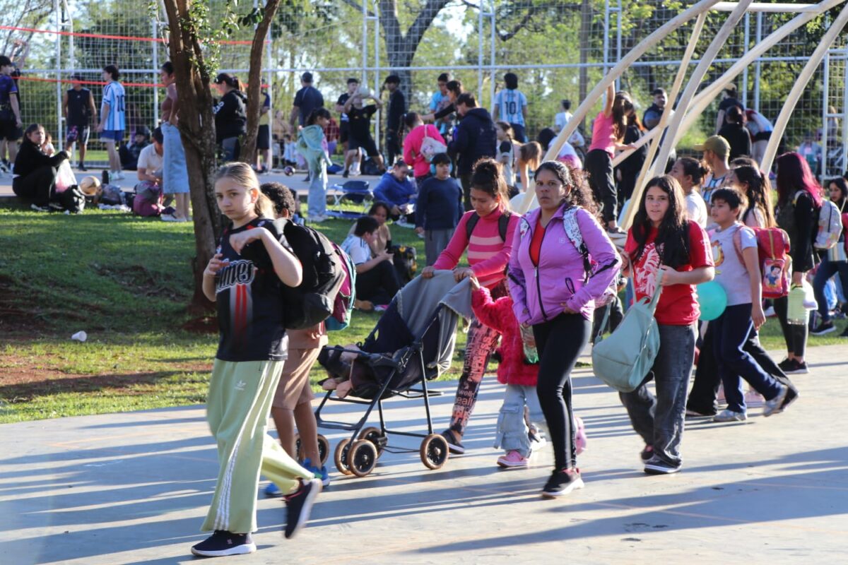 Posadas celebró el Día del Niño con una jornada de juegos, deportes y paseos en La Jangada 3 6 - Posadas celebro el Dia del Nino con una jornada de juegos deportes y paseos en La Jangada 8 - 5