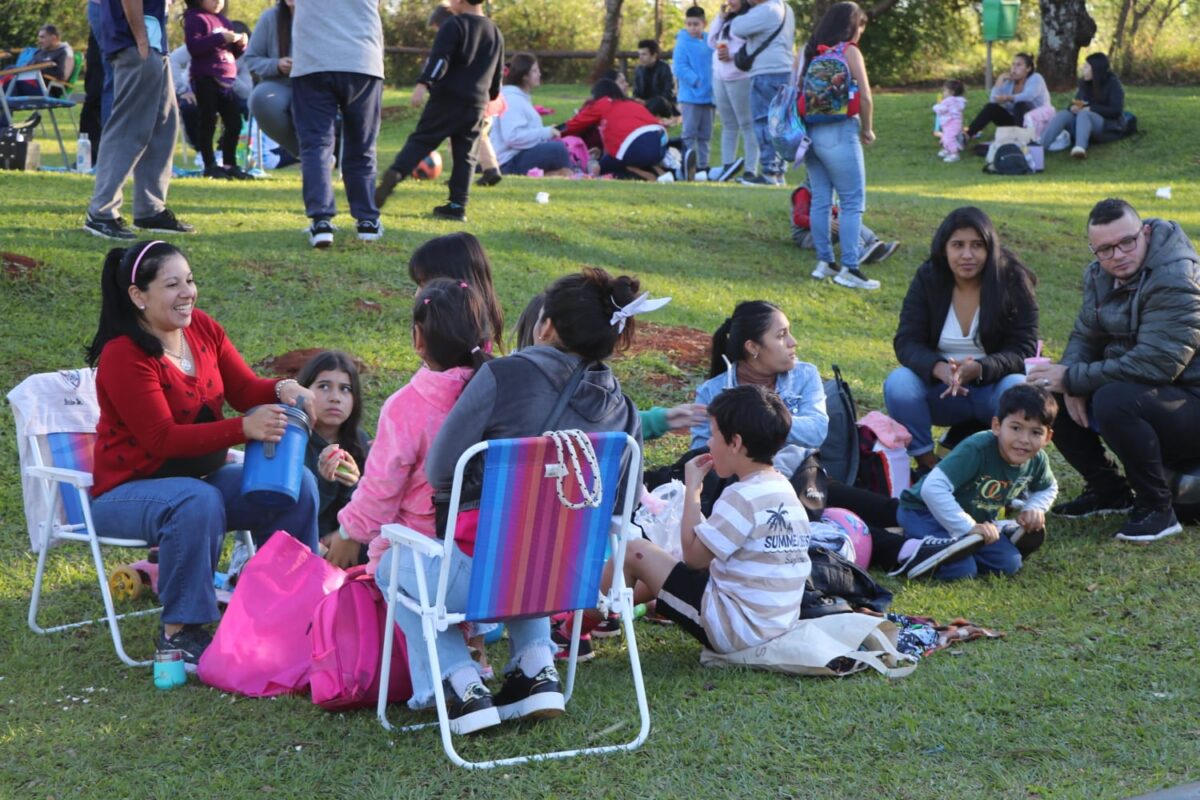 Posadas celebró el Día del Niño con una jornada de juegos, deportes y paseos en La Jangada 2 4 - Posadas celebro el Dia del Nino con una jornada de juegos deportes y paseos en La Jangada 9 - 3
