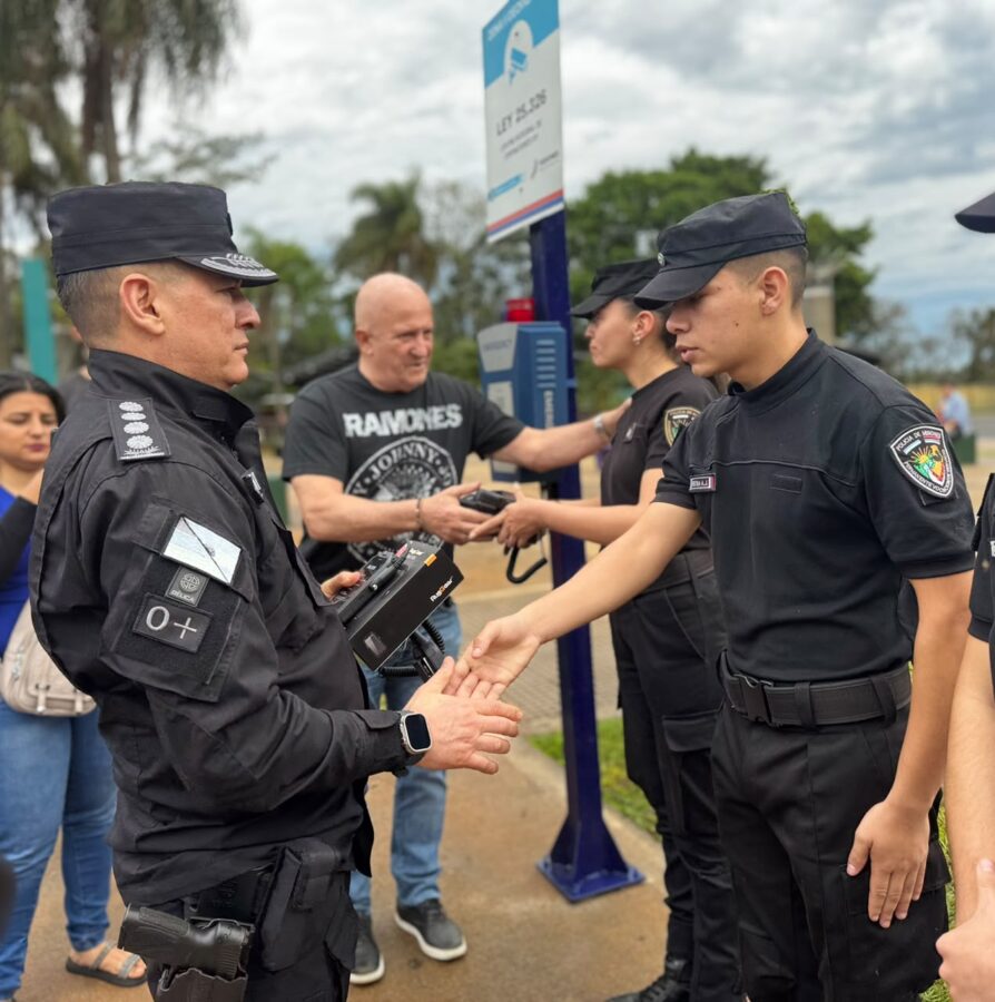Puerto Iguazú fortalece su seguridad con tecnología inteligente y nuevos agentes policiales 2 4 - Puerto Iguazu fortalece su seguridad con tecnologia inteligente y nuevos agentes policiales 1 - 3