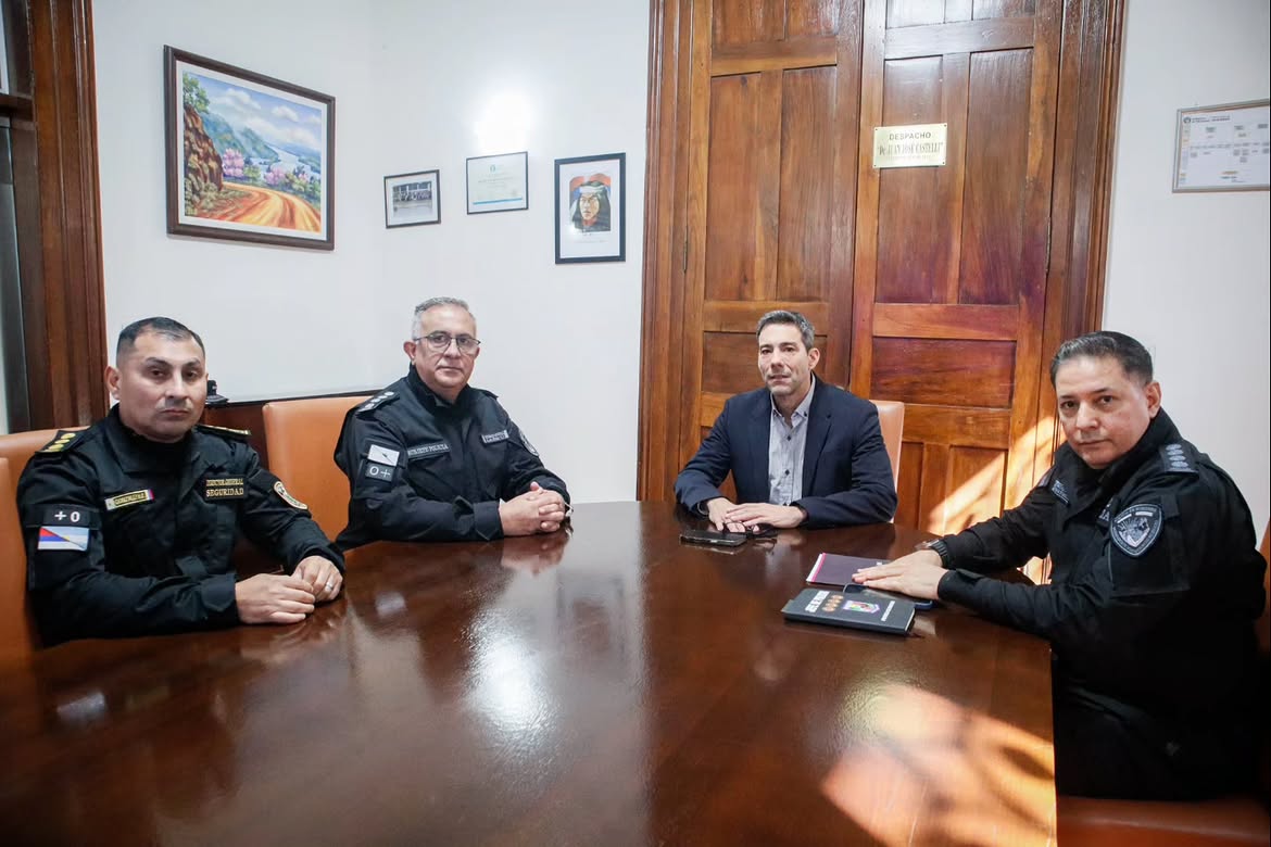 Raul Maslowski fue designado subjefe de la Policia de Misiones y Hugo Gonzalez quedo al frente de Seguridad 2 - 3